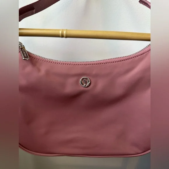 NWOT Lululemon Athletica Adjustable Mini Shoulder Bag 3L Crossbody - Picture 3 of 8